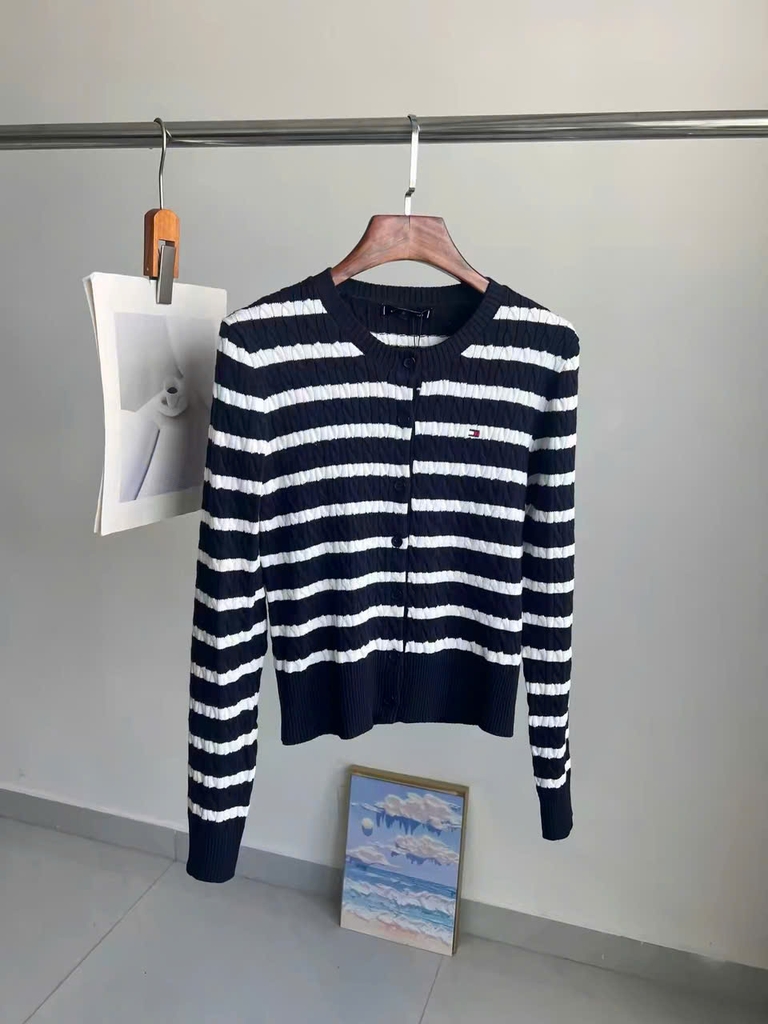 Áo CDG Tommy kẻ ngang cổ tròn 2 màu