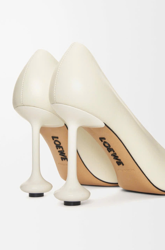 Toy pump LOEWE in goatskin