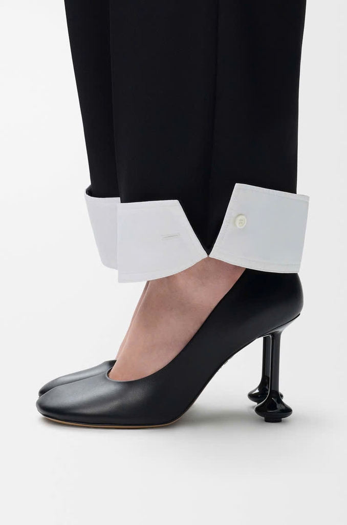 Toy pump LOEWE in goatskin