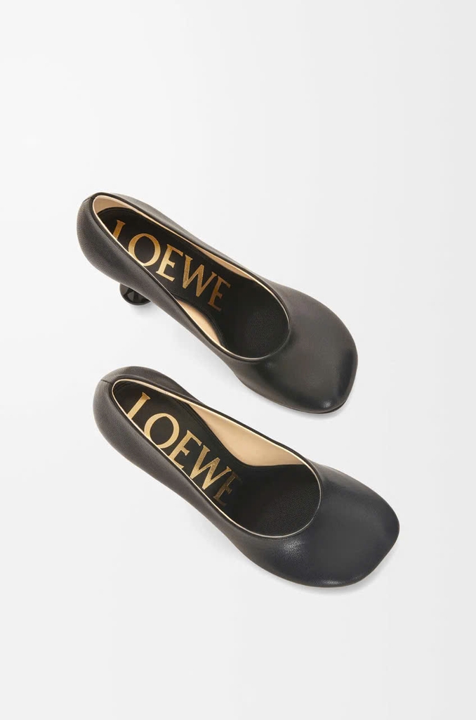 Toy pump LOEWE in goatskin