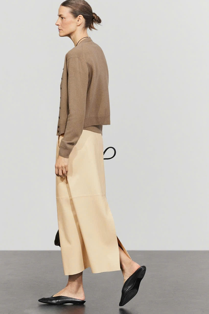 ÁO CARDIGAN MASSIMO DUTTI CHI TIẾT KHUY
