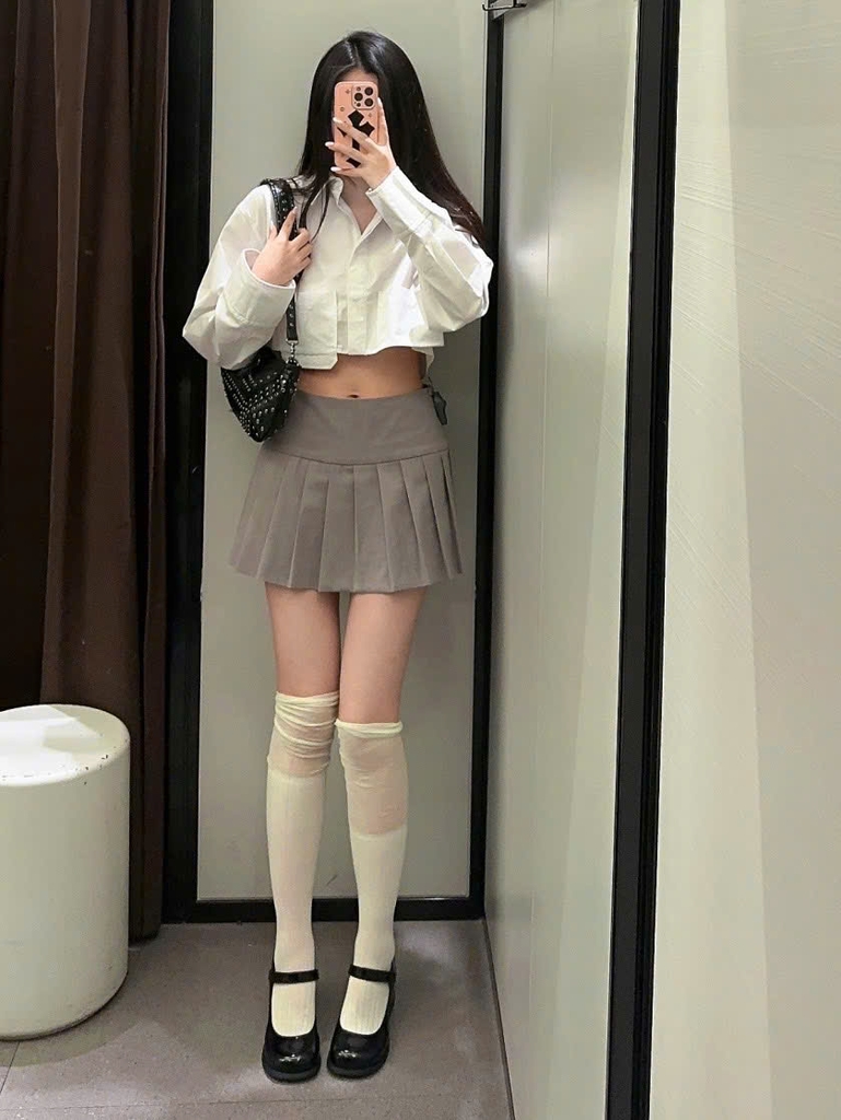 Chân váy Zara mini xếp ly chân 2 màu