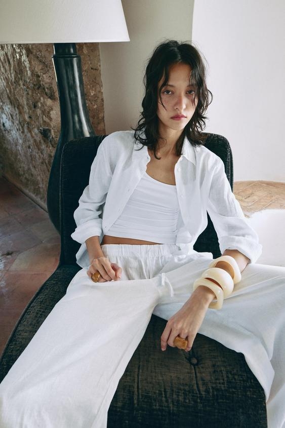 Sơ mi Zara linen trắng cổ đức