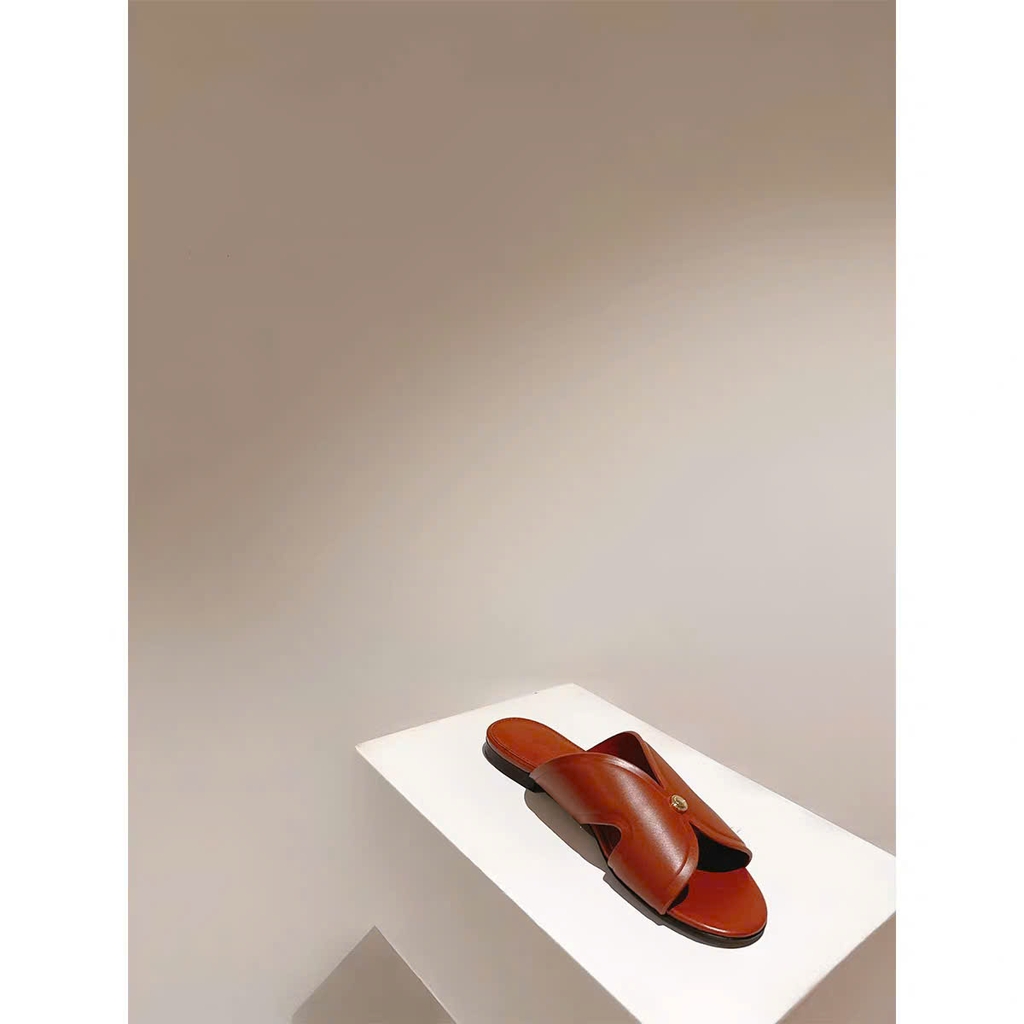 Loro Piana Vera Leather mule flat sandals
