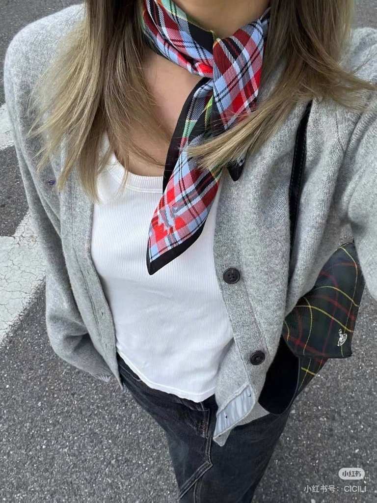 Set khăn VIVIEN WESTWOOD 4c