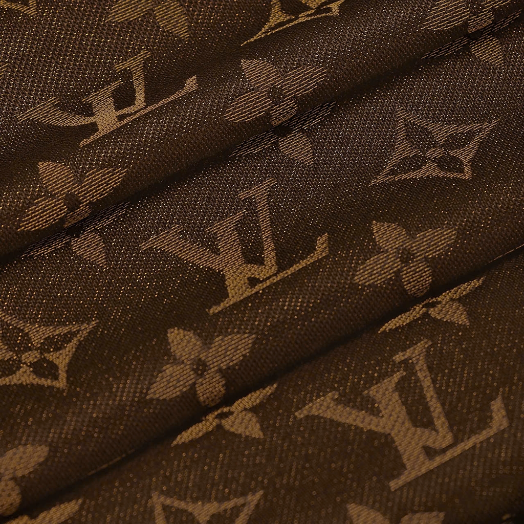 Khăn Choàng Monogram Shine