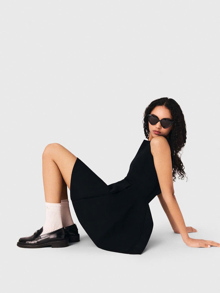 Váy skater với nơ đính đá quý