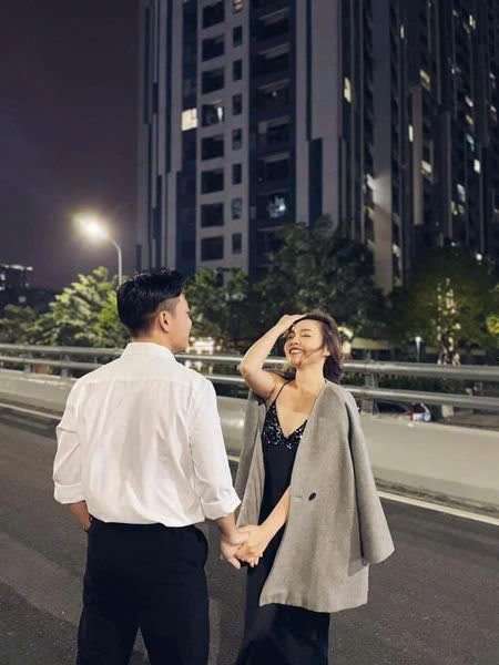 Váy lụa Zara 2 dây đính kim sa