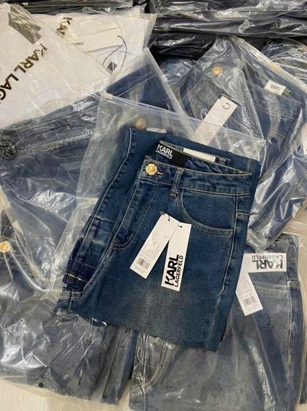 Quần jeans suông KARL ống mài gấu