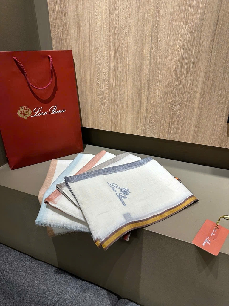 Khăn Loro Piana viền kẻ 100% cashmere
