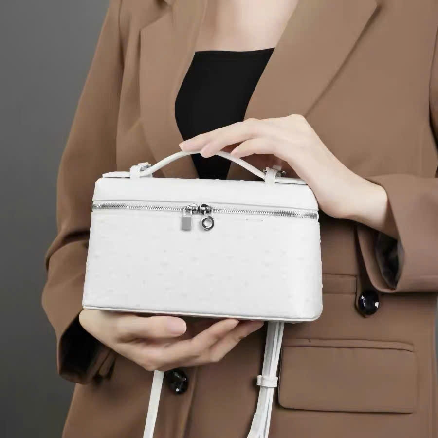 Túi Loro Piana da cá sấu kèm charm