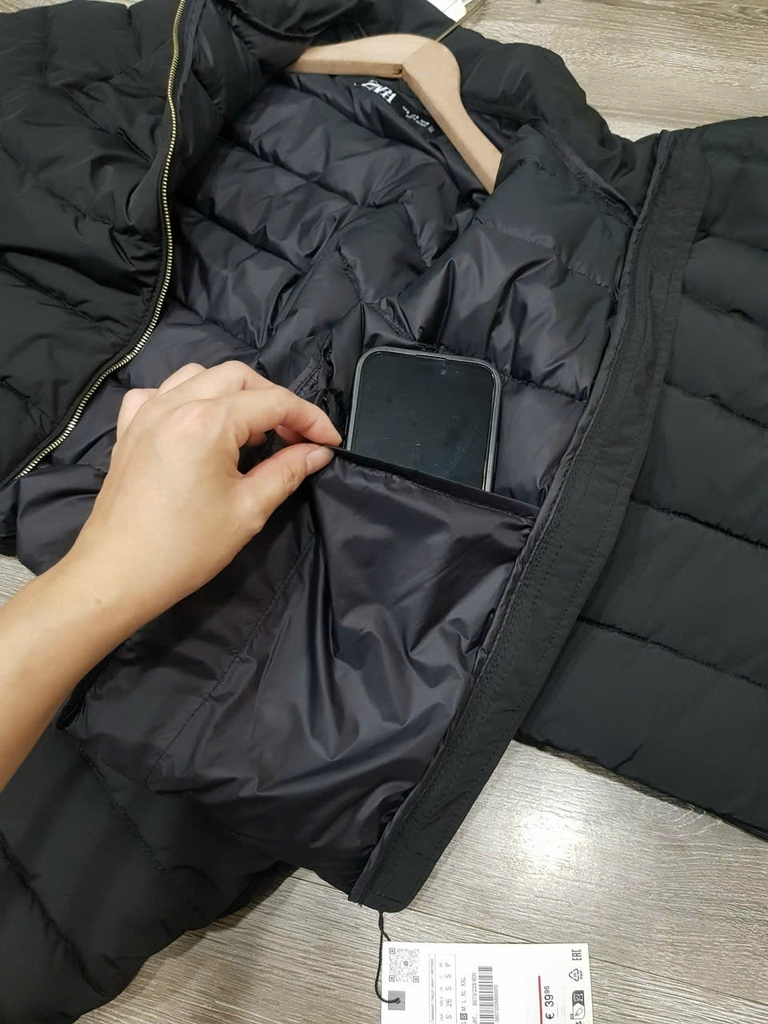 Áo khoác phao Zara dáng ngắn