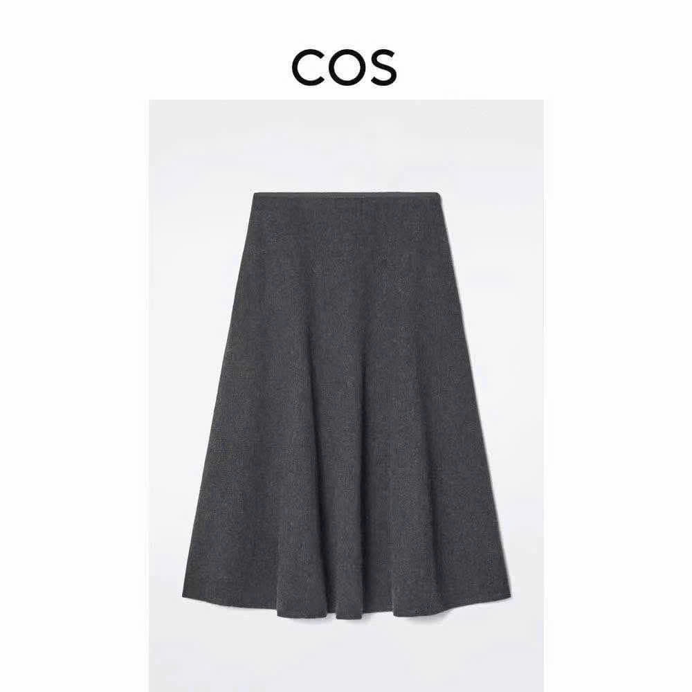 Áo gile COS cổ V dáng loose màu tàn