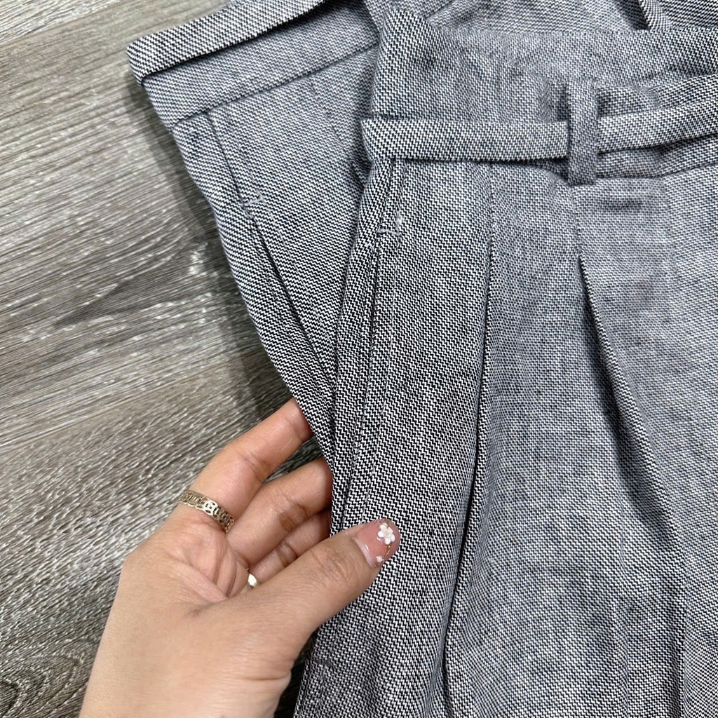 Quần short MNG linen màu muối tiêu dư xịn