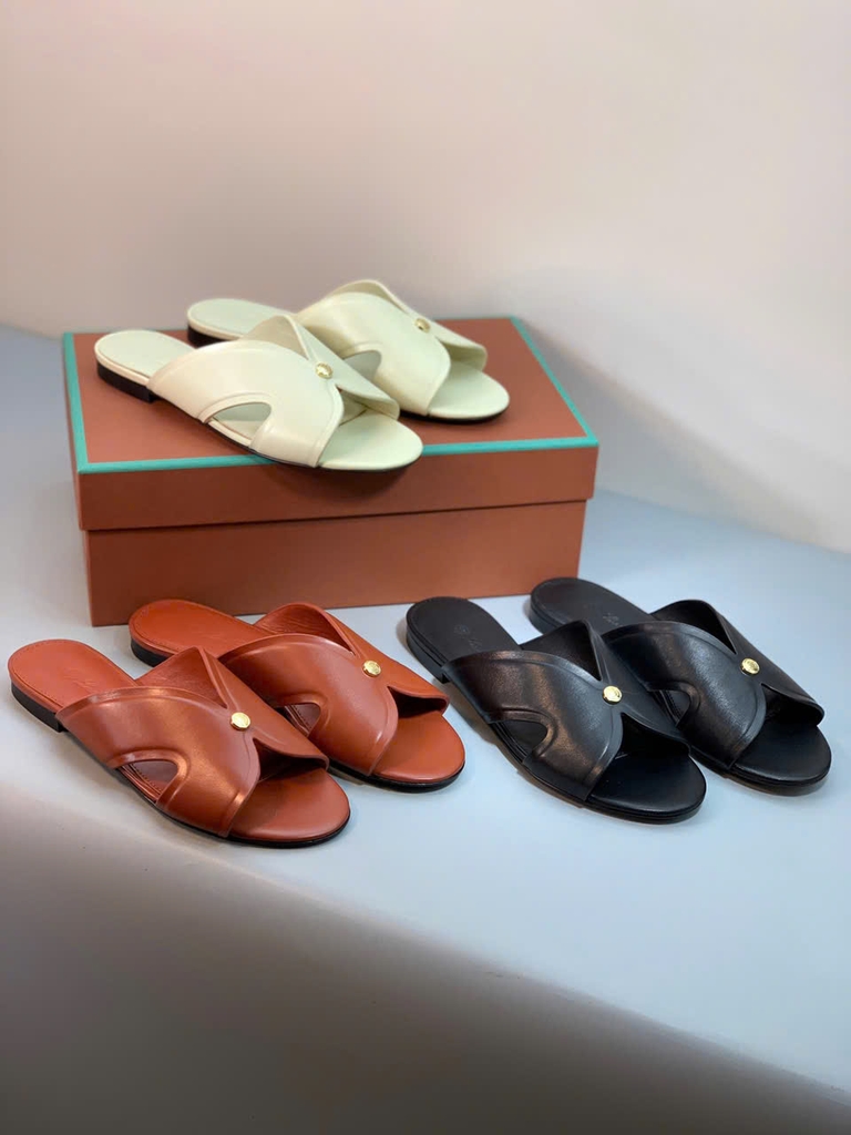 Loro Piana Vera Leather mule flat sandals