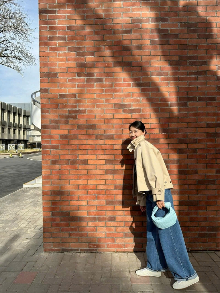ÁO KHOÁC TRENCH COAT NGẮN OVERSIZED CÓ CẦU VAI