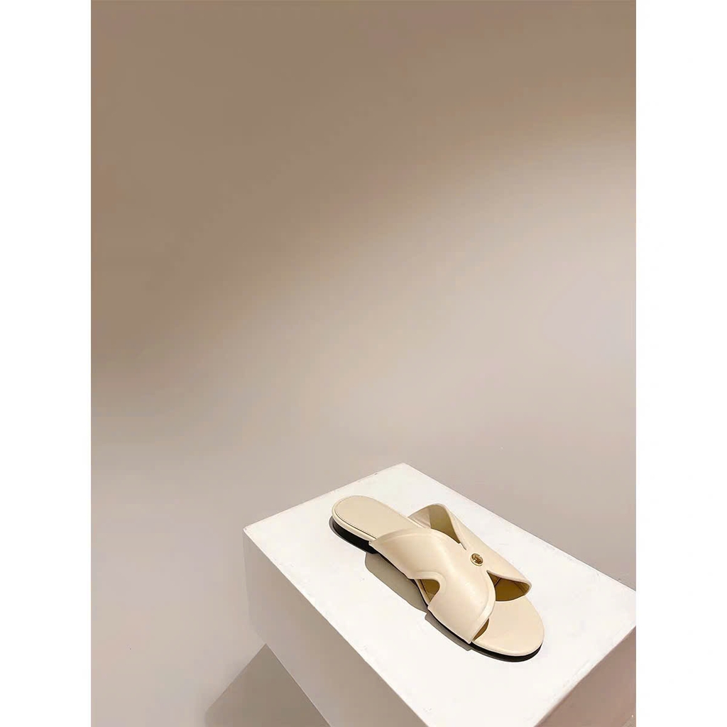 Loro Piana Vera Leather mule flat sandals
