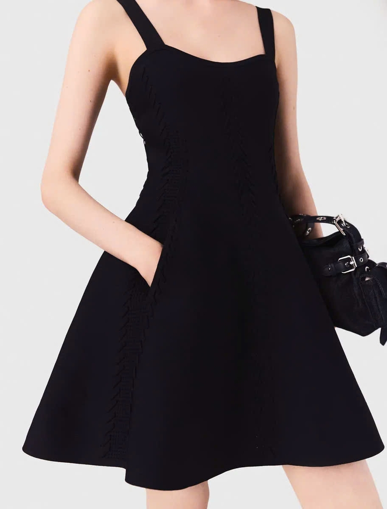 Váy len Maje navy 2 dây hoạt tiết dập nổi