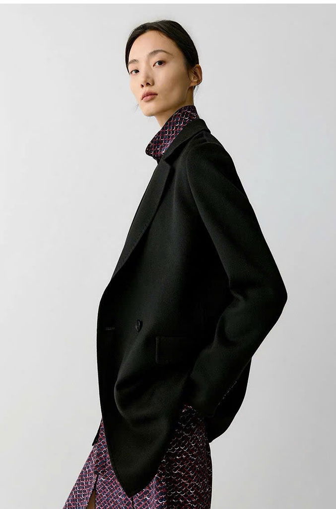 Coat dạ ép ICICLE màu đencổ bẻ dáng lửng