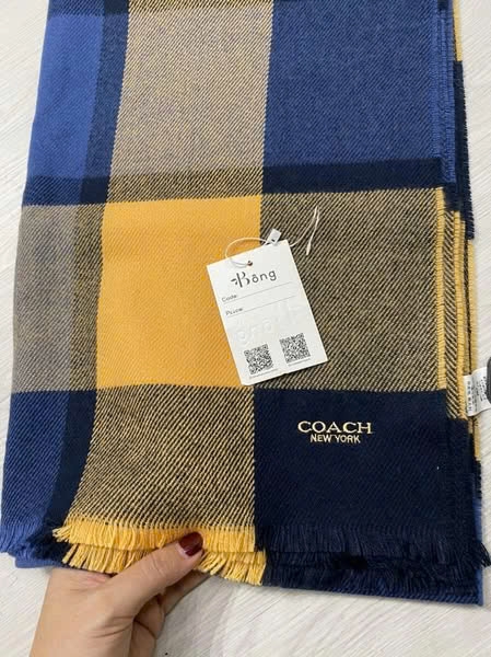 Khăn dạ Coach chữ nhật
