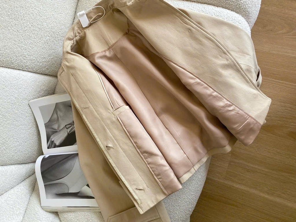 ÁO KHOÁC TRENCH COAT NGẮN OVERSIZED CÓ CẦU VAI