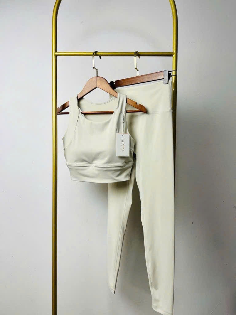 Set YOGA La Perla