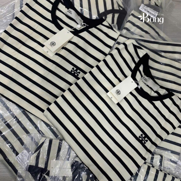 Tshirt Tory Burch kẻ ngang logo túi ngực