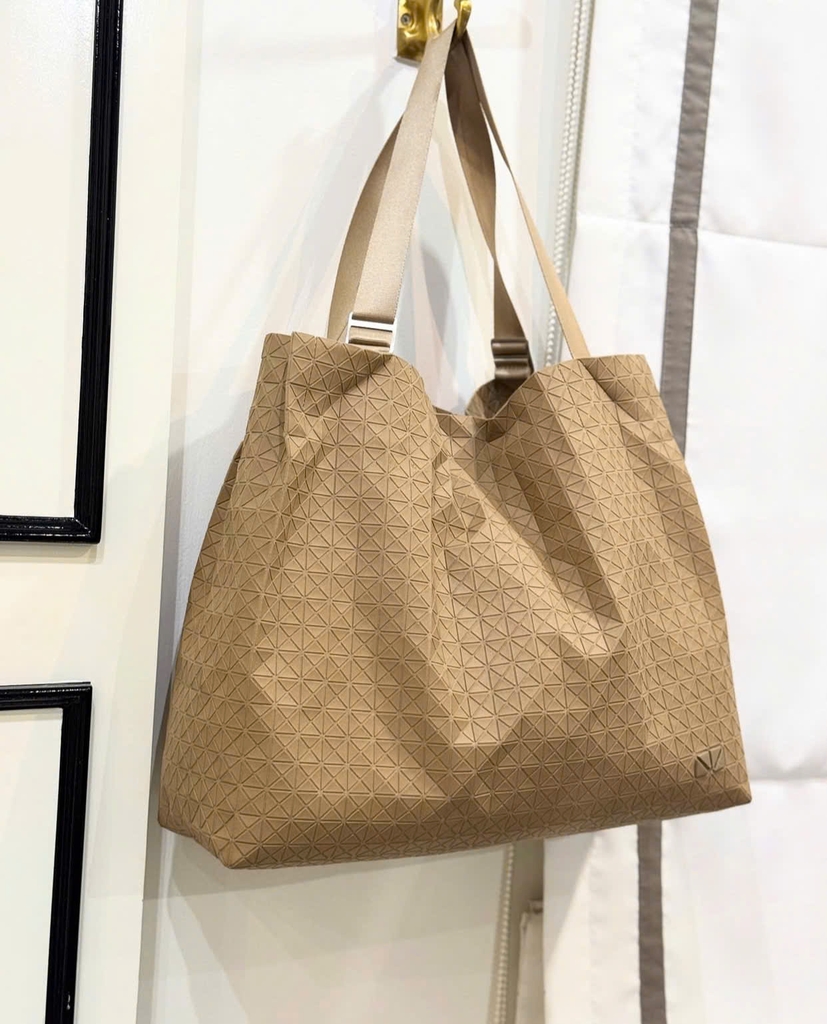 Túi Tote Issey Miyake