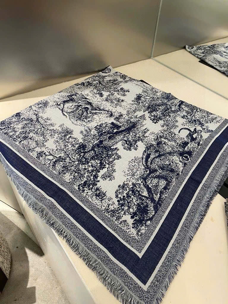 Khăn DIOR hoạ tiết cây xám