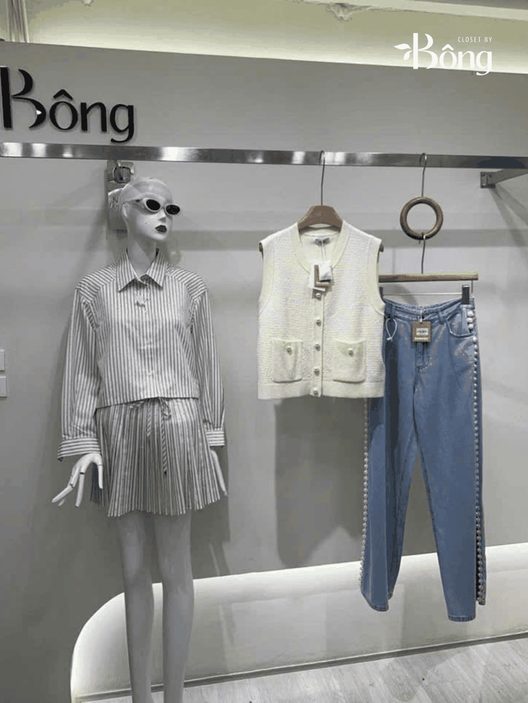 Gilet len Sandro màu kem 2 túi trước khuy ngọc trai