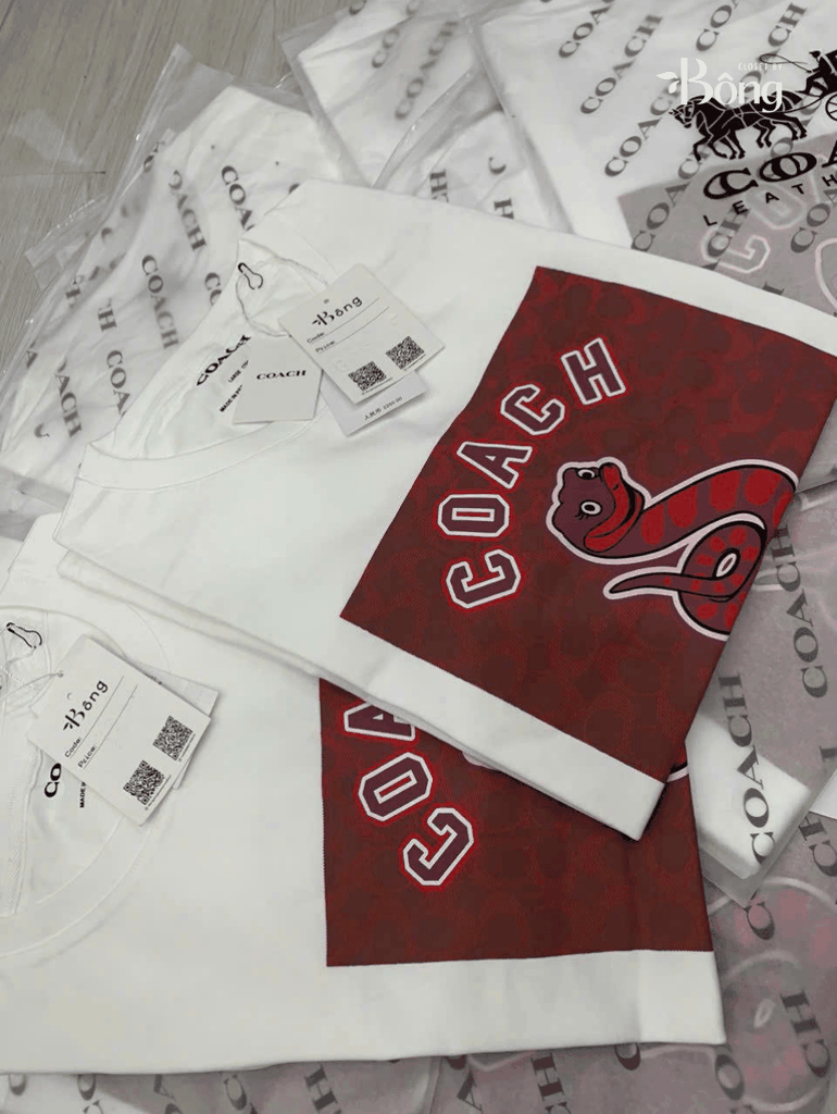 Tshirt COACH màu trắng logo snake