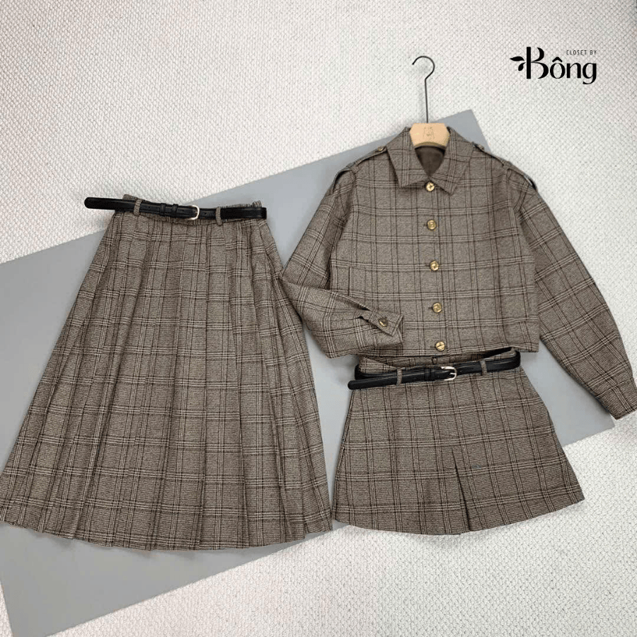 Short váy Khaki xếp ly Sel-Portrait dáng ngắn kẻ chìm kèm belt