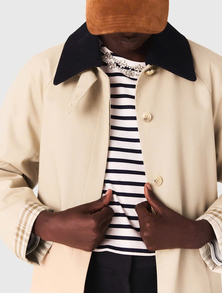 Áo khoác trench coat cổ và tay áo tương phản