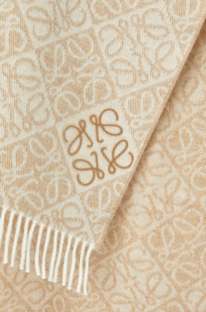 Khăn quàng cổ đảo chữ bằng len và cashmere