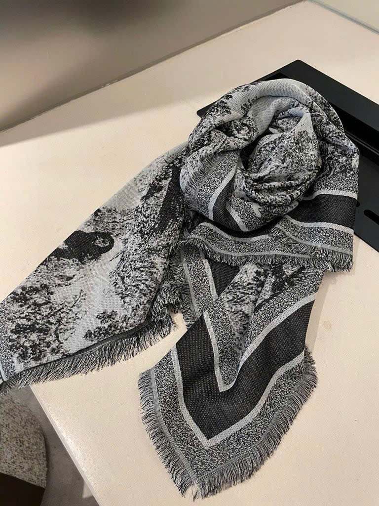 Khăn DIOR hoạ tiết cây xám