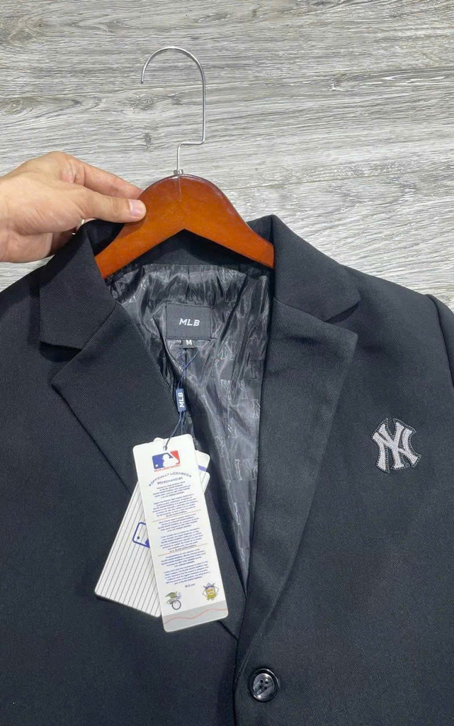 Blazer MLB đen