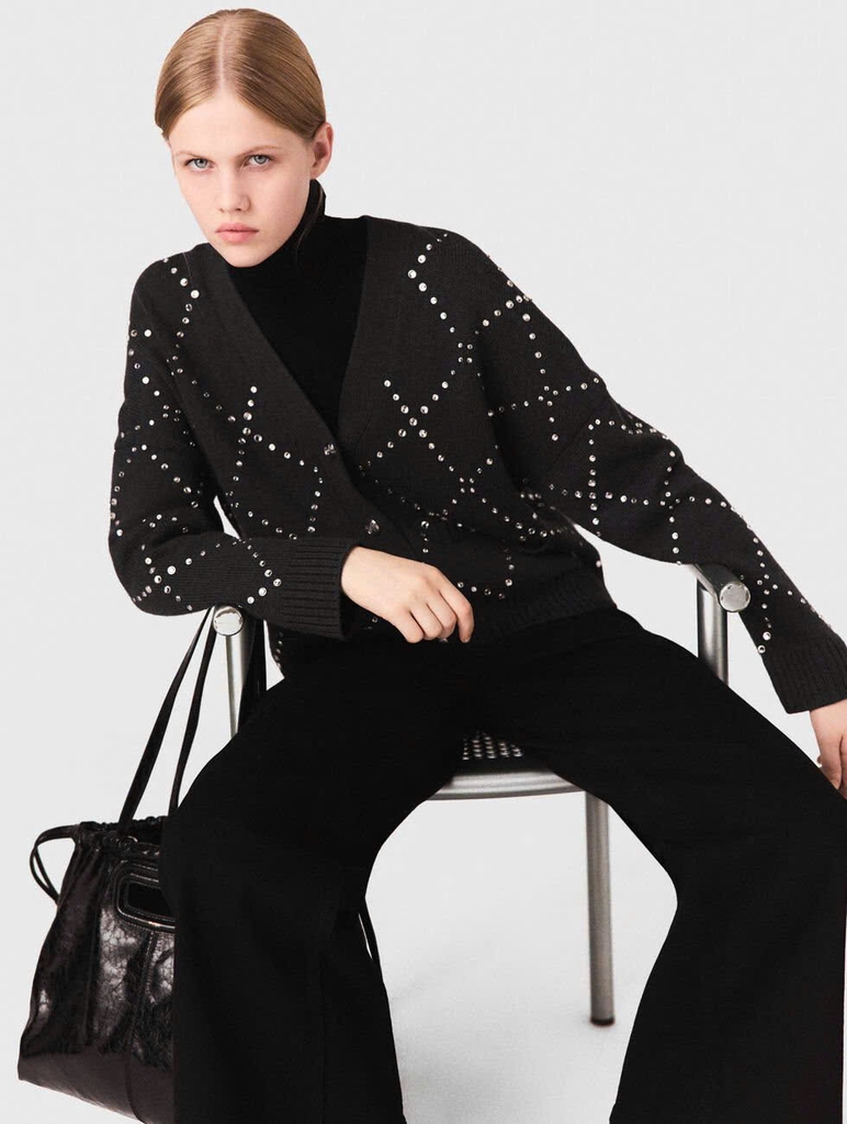 Áo len cardigan kẻ caro đính đá