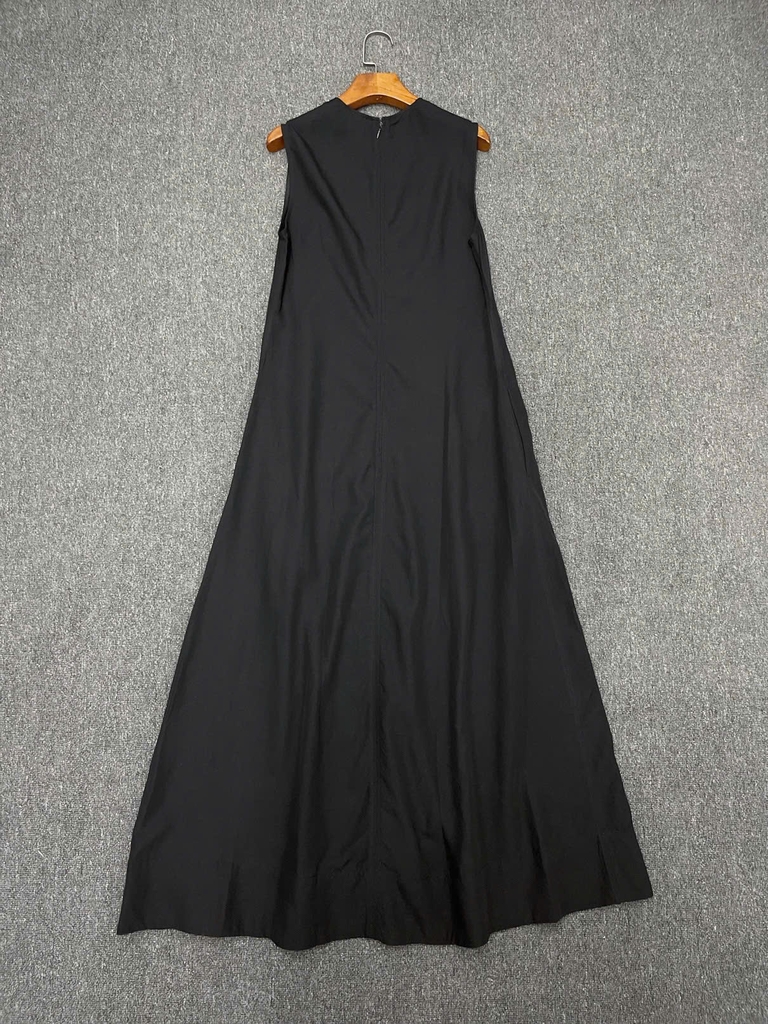 Váy Poplin cổ chữ V xẻ sâu TOTEME