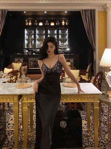 Váy lụa Zara 2 dây đính kim sa