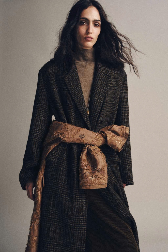 Trenchcoat Zara dáng dài cổ bẻ kẻ caro nâu