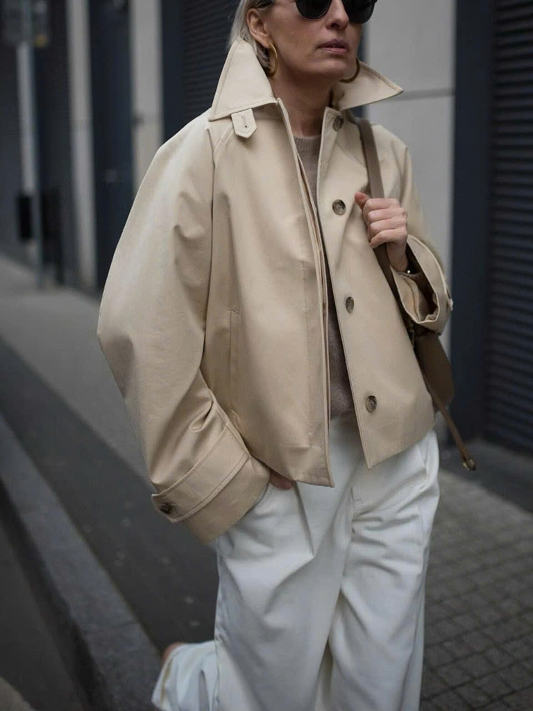 ÁO KHOÁC TRENCH COAT NGẮN OVERSIZED CÓ CẦU VAI