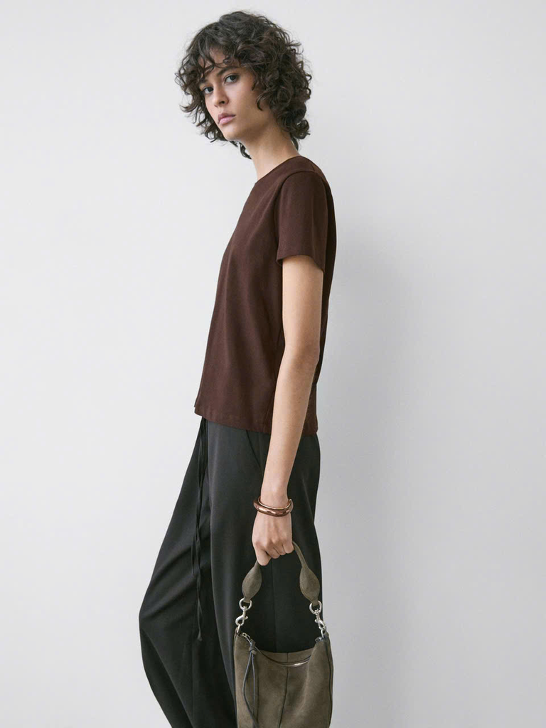 ÁO THUN 100% COTTON VỚI CHI TIẾT ĐƯỜNG MAY
