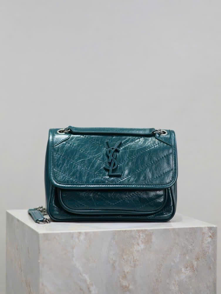 TÚI SAINT LAURENT NIKI CỠ TRUNG BẰNG DA NHĂN