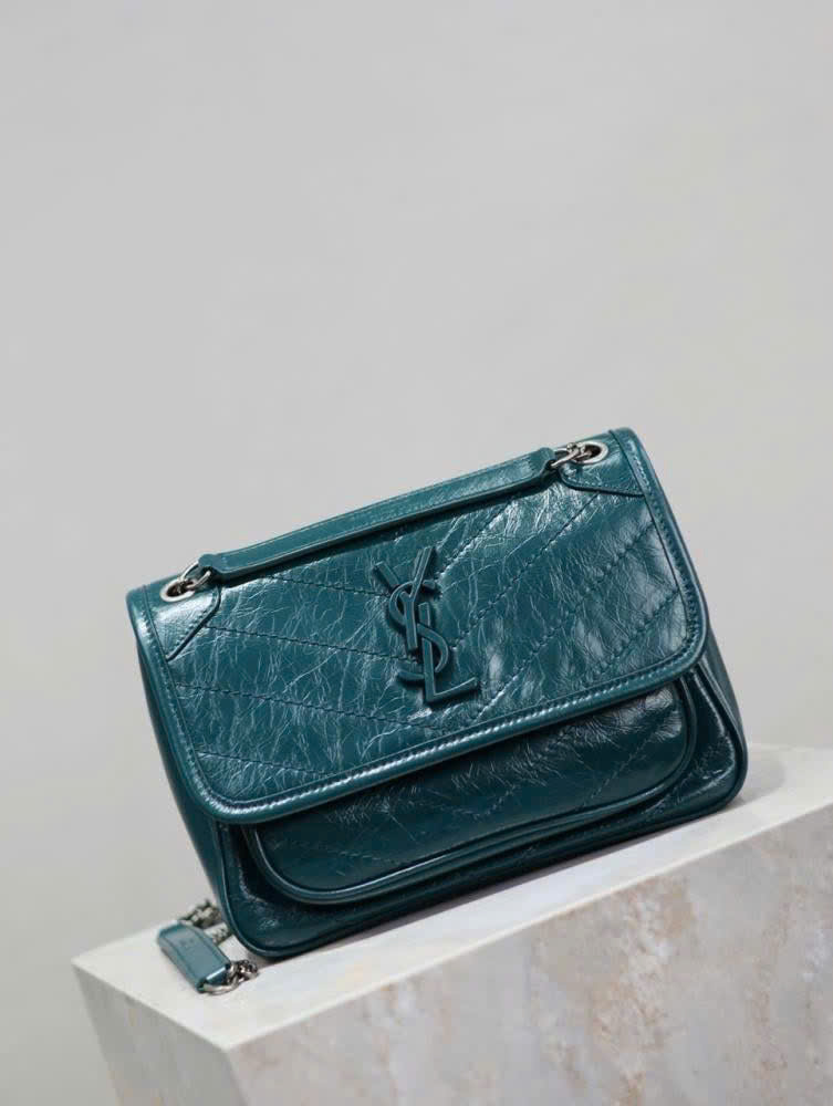 TÚI SAINT LAURENT NIKI CỠ TRUNG BẰNG DA NHĂN