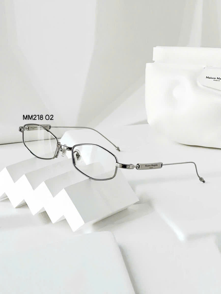Kính GM MM218 A030