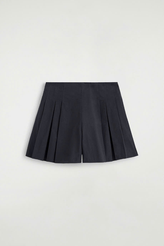 Quần short cotton xếp ly dáng tiêu chuẩn