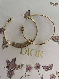 Bông tai Dior