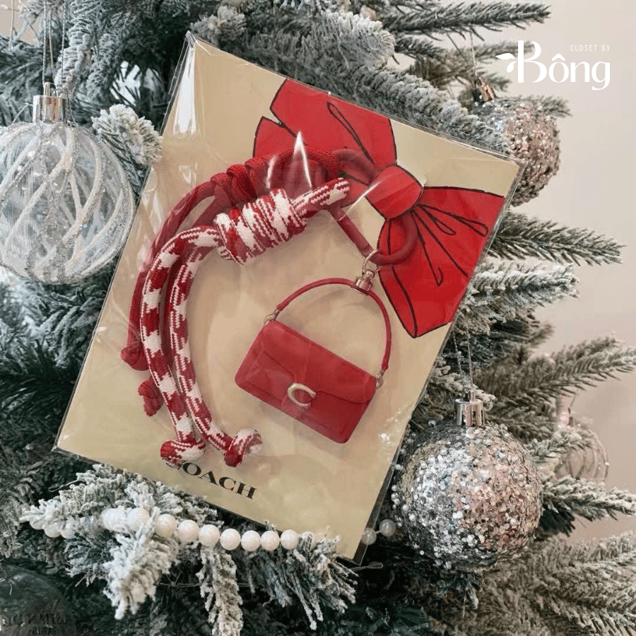 Charm COACH đỏ dư xịn fullbox