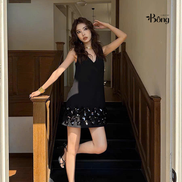 Váy đen Sel-Portrait sát nách suông đính hoa 3D chân