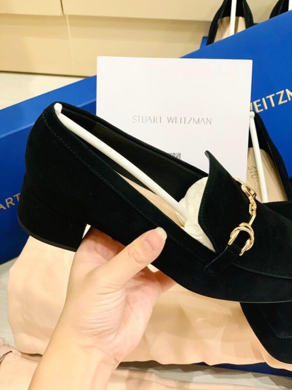 Giày nhung Stuart Weitzman